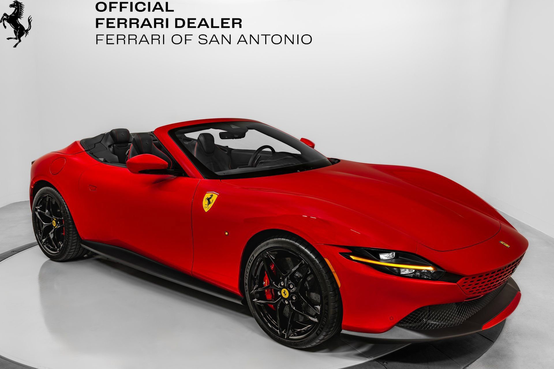 Certified 2025 Ferrari Roma Spider RWD image 1