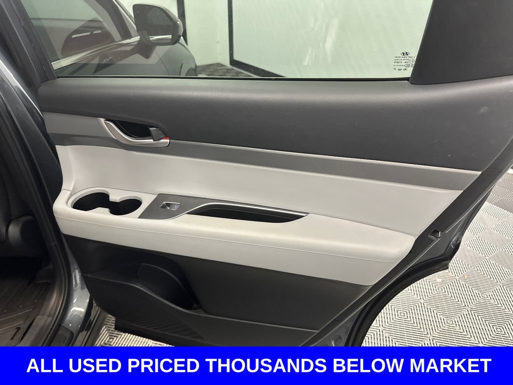 Used 2022 Hyundai Palisade SE FWD image 16