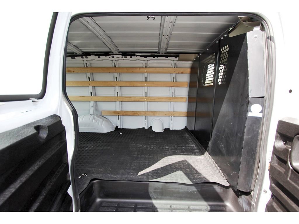 Used 2024 GMC Savana 2500 w/ Driver Convenience Package image 13