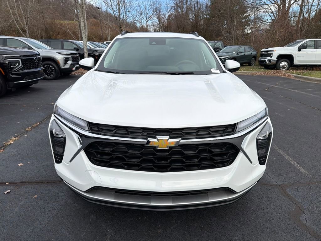 New 2025 Chevrolet Trax LT w/ Sunroof Package image 8