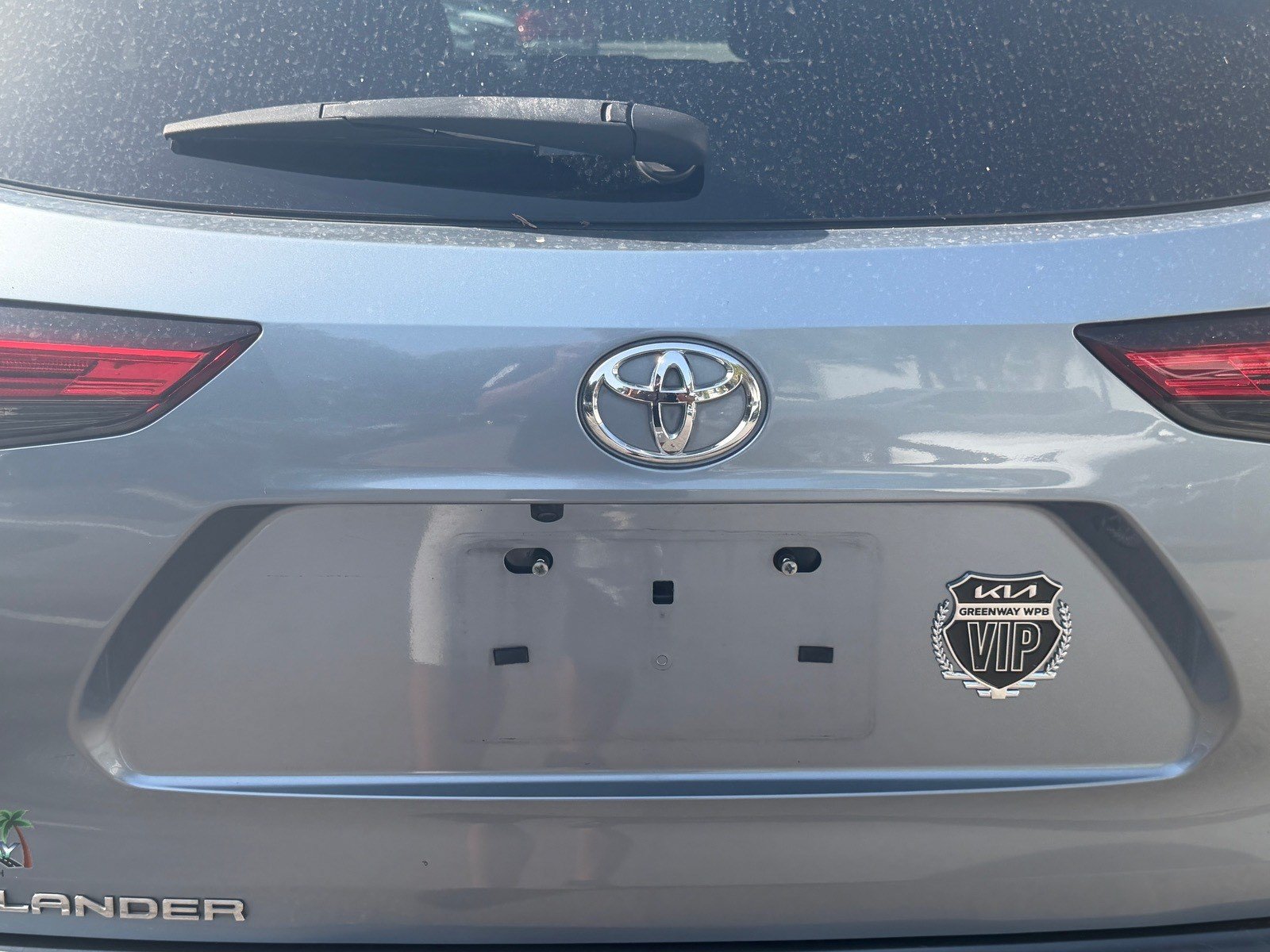 Used 2020 Toyota Highlander XLE FWD image 24