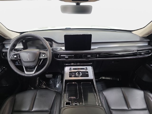 Certified 2023 Lincoln Aviator AWD image 9