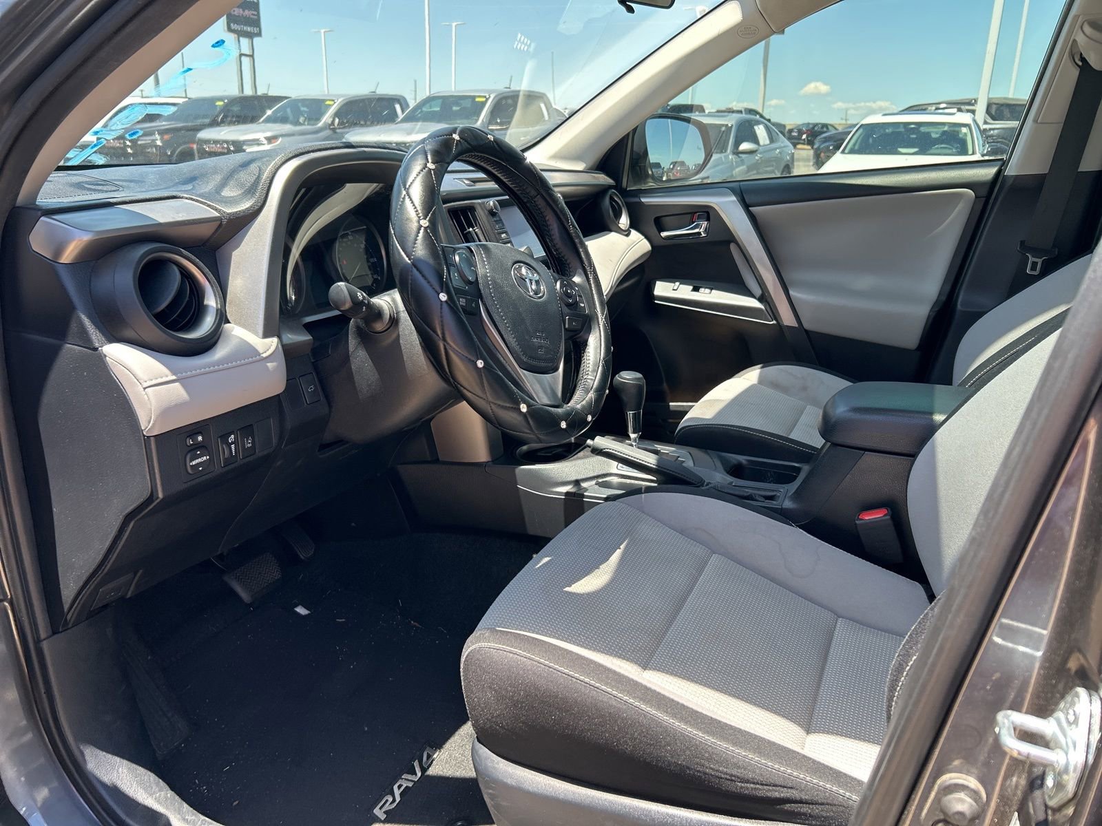 Used 2017 Toyota RAV4 XLE FWD image 12