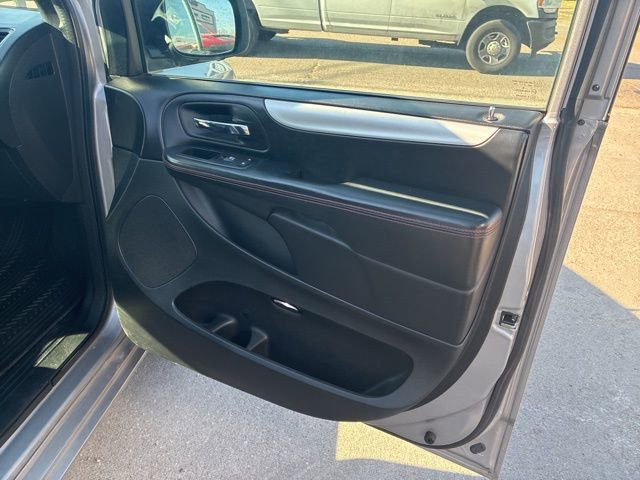 Used 2017 Dodge Grand Caravan GT FWD image 17