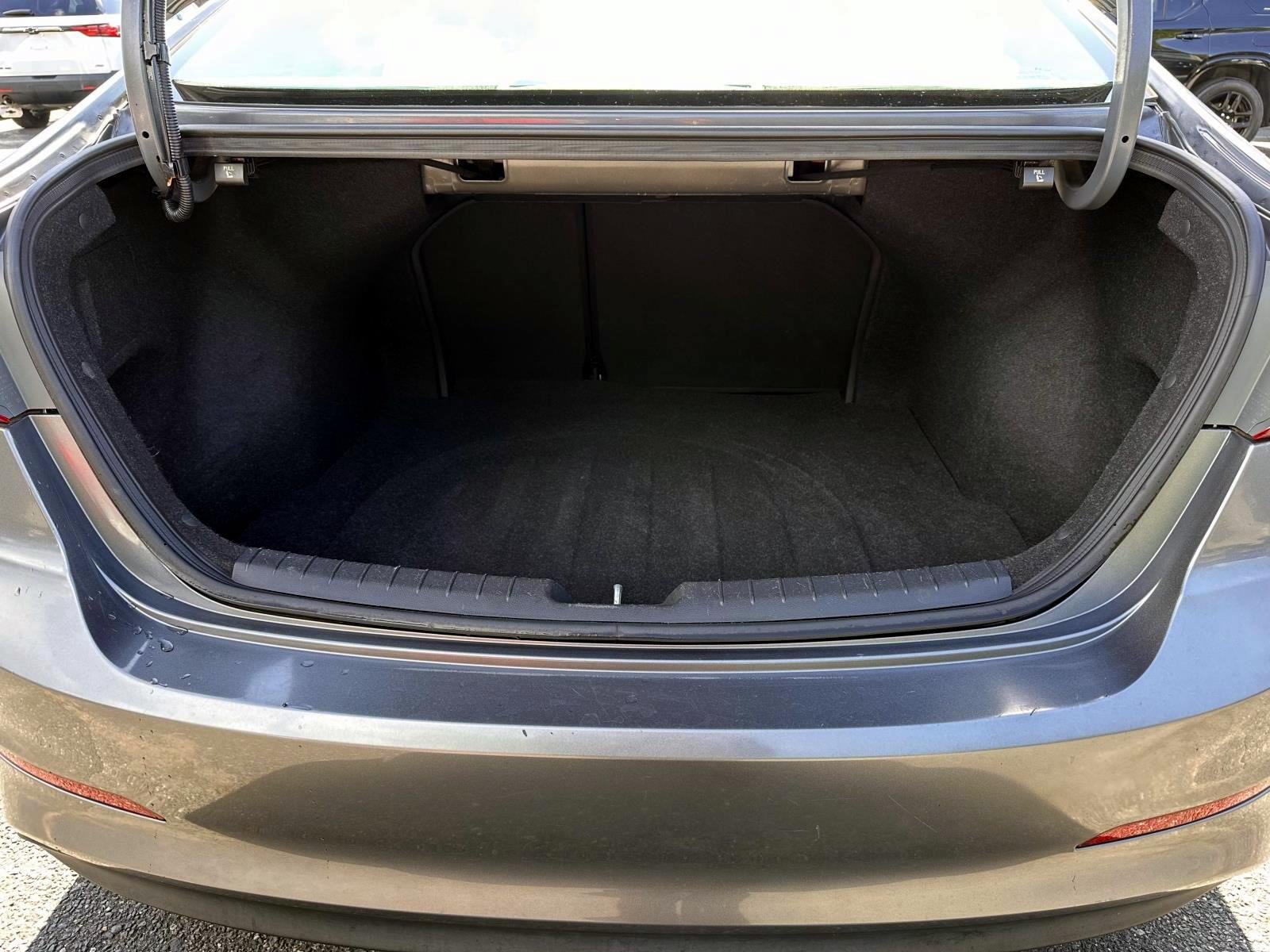 Used 2017 Hyundai Elantra SE FWD image 8