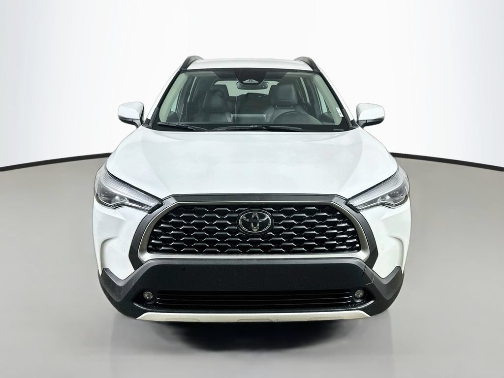 Used 2023 Toyota Corolla Cross XLE FWD image 2