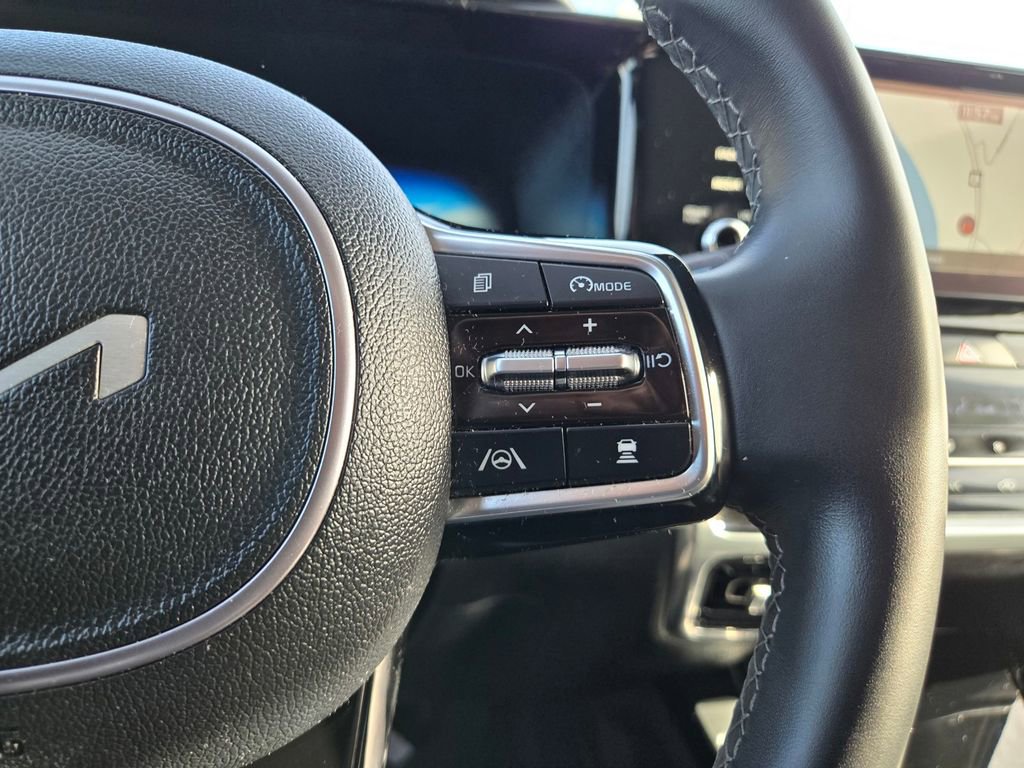 Used 2023 Kia Sorento SX image 18