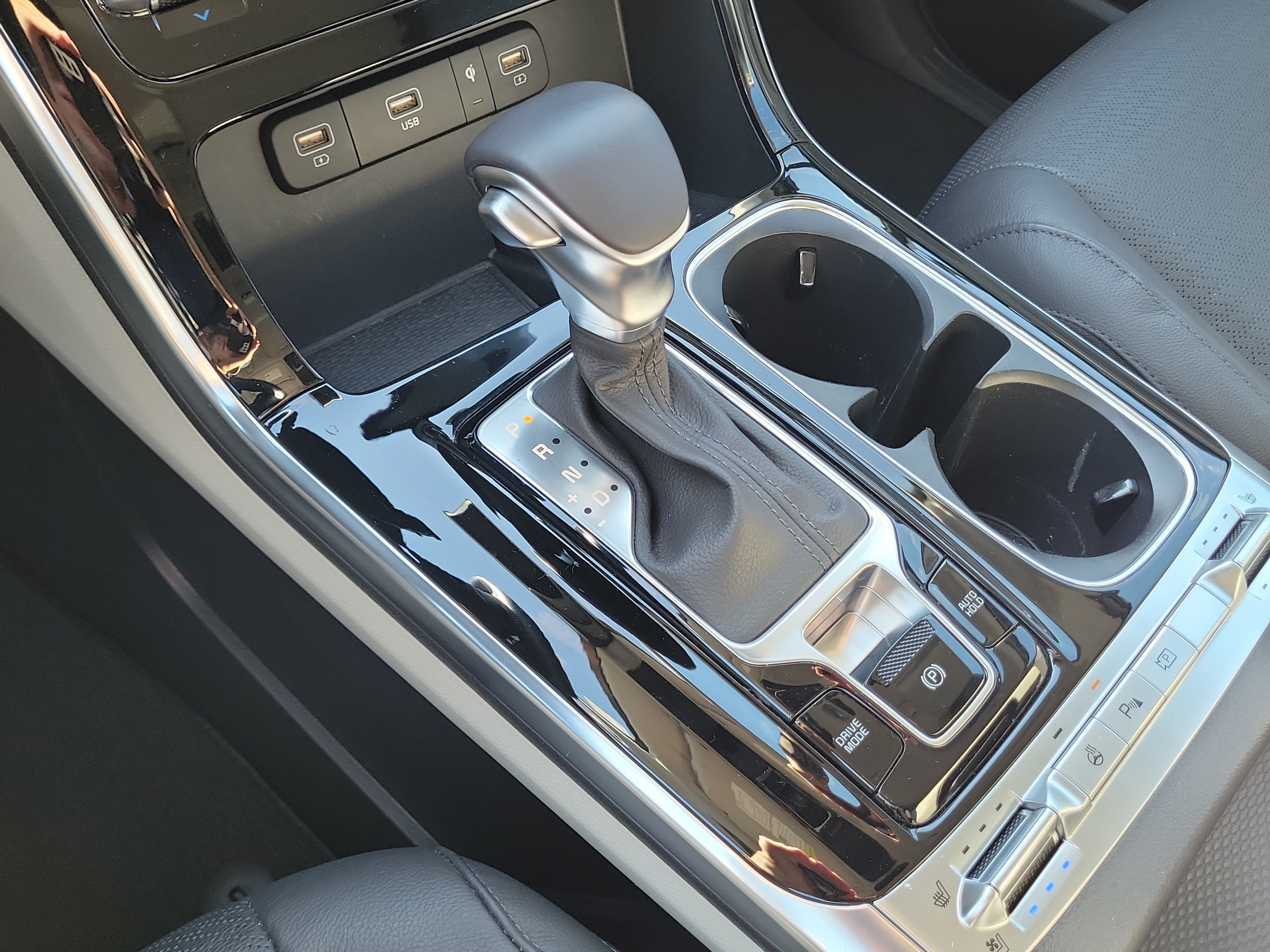 Certified 2024 Kia Carnival SX Prestige FWD image 37