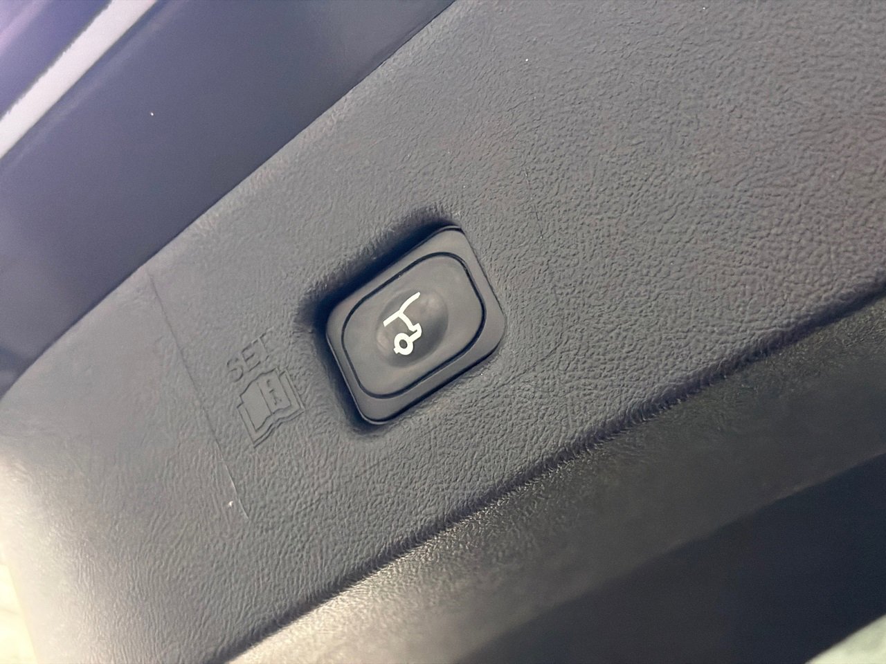 Certified 2022 Lincoln Nautilus Reserve w/ Equipment Group 201A image 8