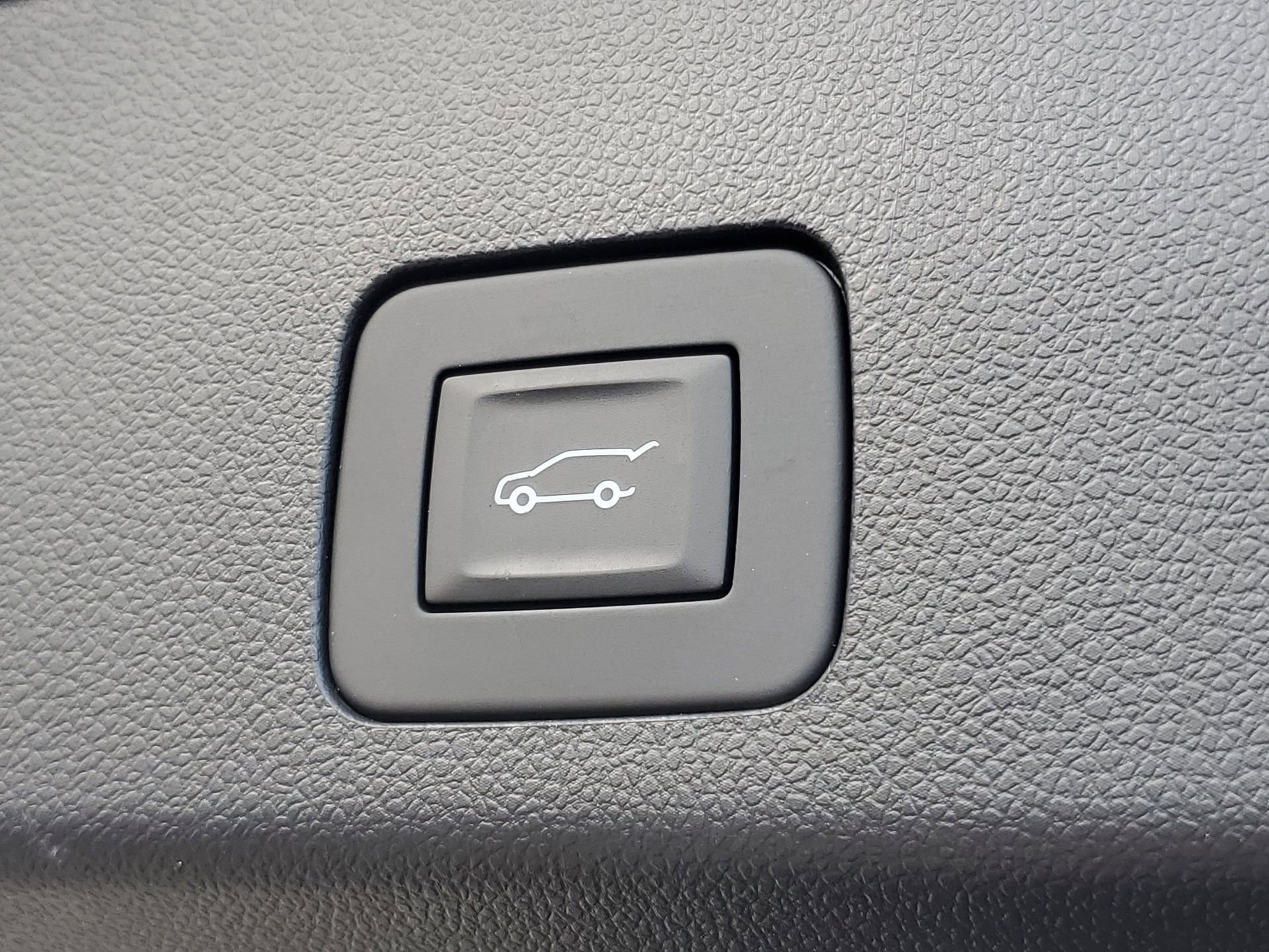 Used 2025 Buick Encore GX Sport Touring image 9