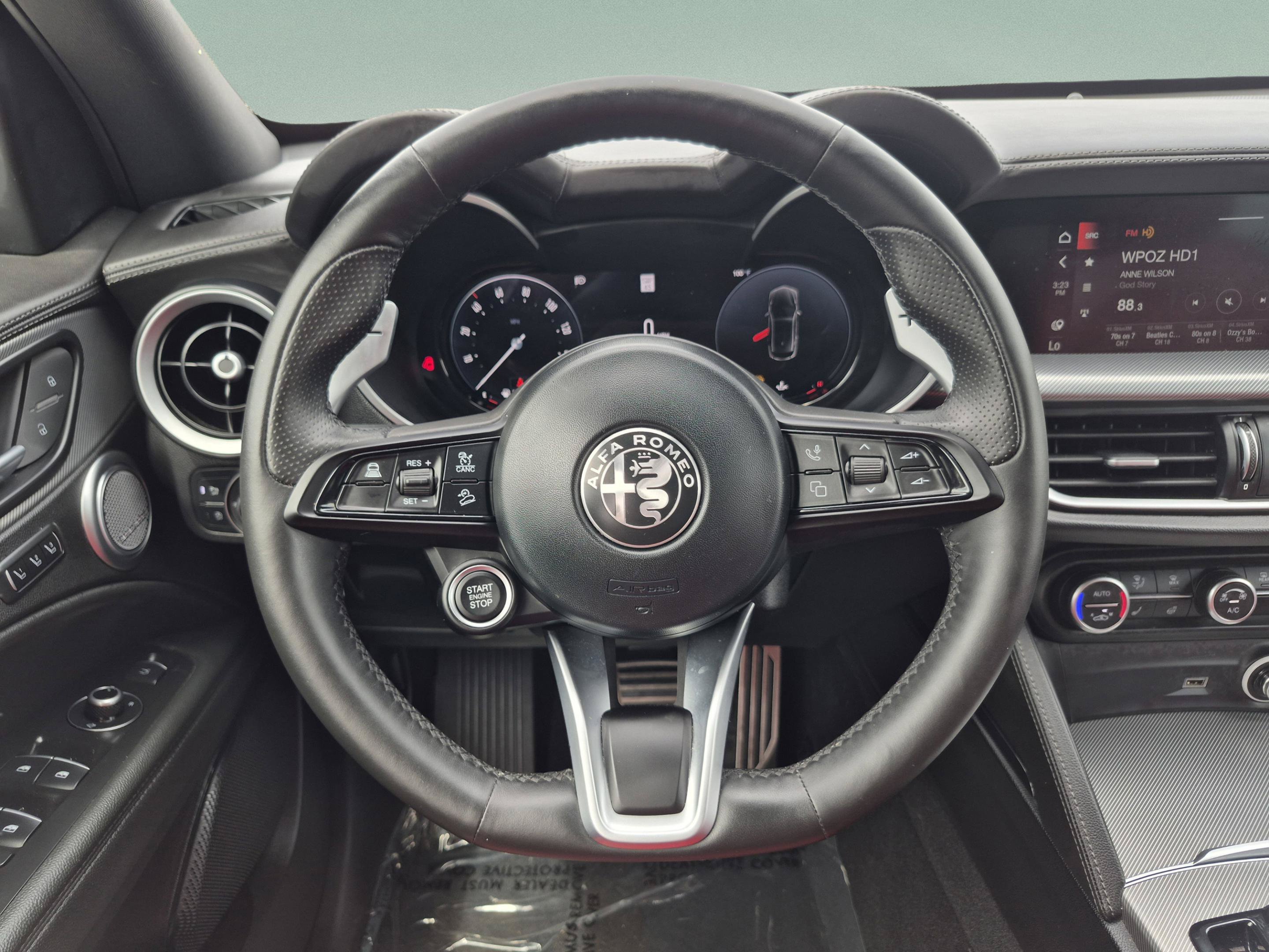 Used 2024 Alfa Romeo Stelvio Veloce AWD/4WD image 46