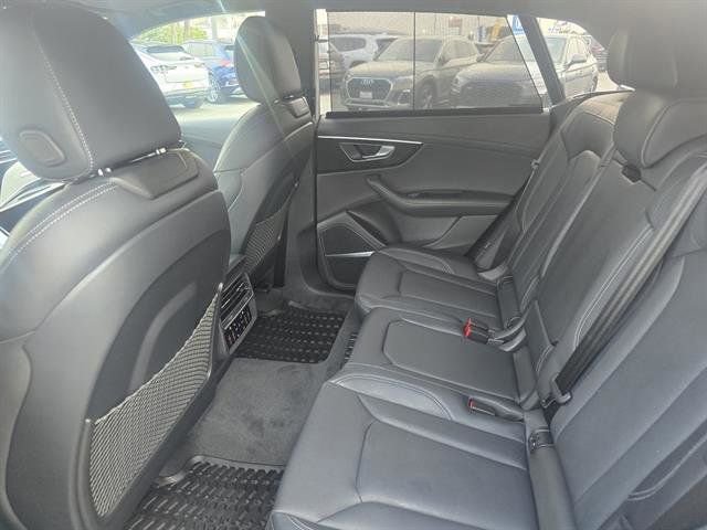 Used 2025 Audi Q8 Prestige w/ Prestige Package image 13