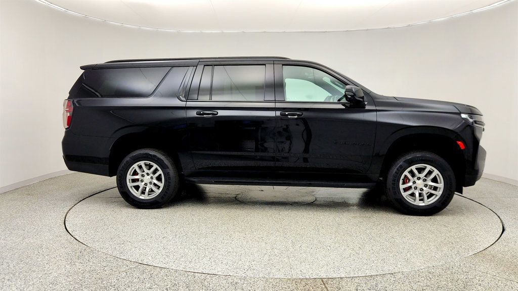 Used 2023 Chevrolet Suburban RST w/ Luxury Package AWD/4WD image 4