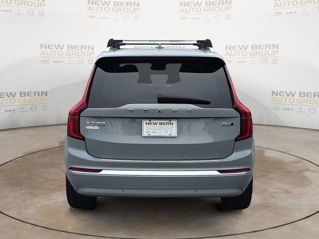 Used 2025 Volvo XC90 B6 Core AWD/4WD image 4