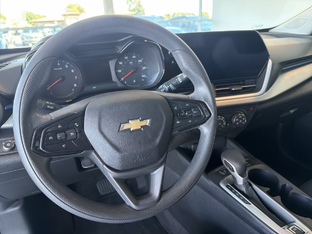 Certified 2024 Chevrolet Trax LS w/ LS Convenience Package FWD image 18