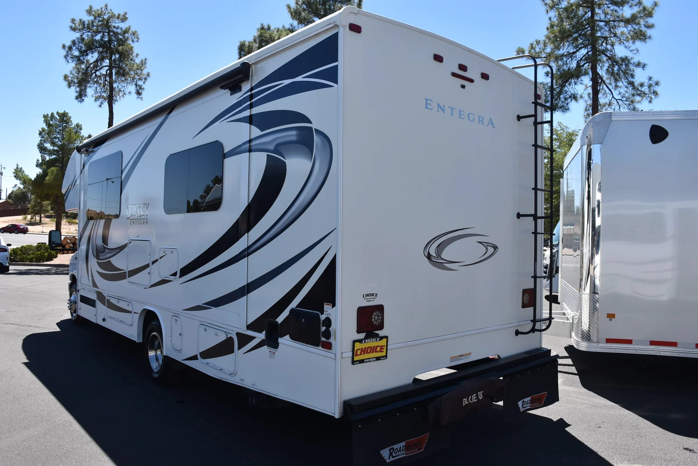 Used 2021 Ford E-450 and Econoline 450 Super Duty w/ Motorhome Prep Package RWD image 7