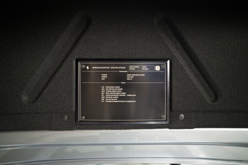 Used 2019 Ferrari Portofino image 29