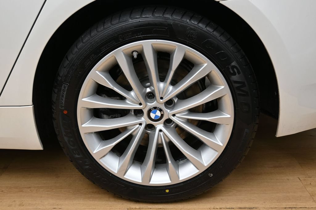 Used 2022 BMW 530i xDrive w/ Convenience Package AWD/4WD image 11