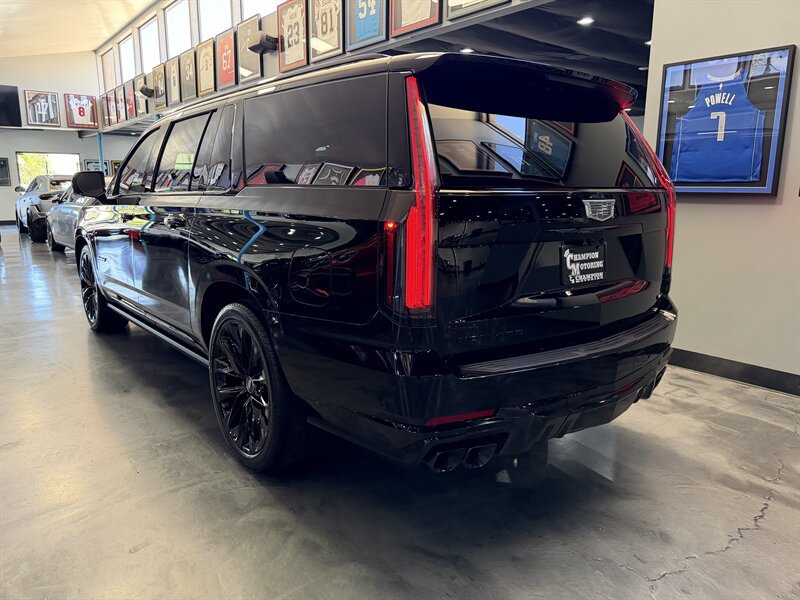 Used 2026 Cadillac Escalade ESV V w/ LPO, ONYX Package AWD/4WD image 7