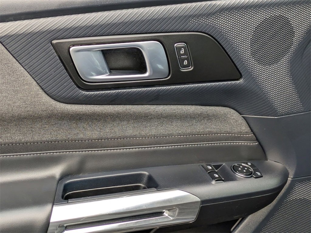 Used 2024 Ford Mustang Coupe image 13