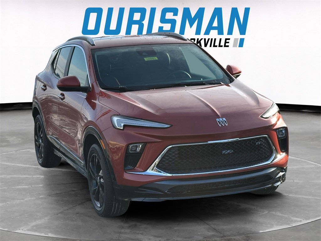 Used 2024 Buick Encore GX Sport Touring image 1