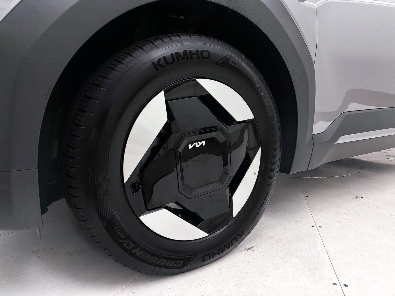 Used 2024 Kia EV9 Light Long Range image 14