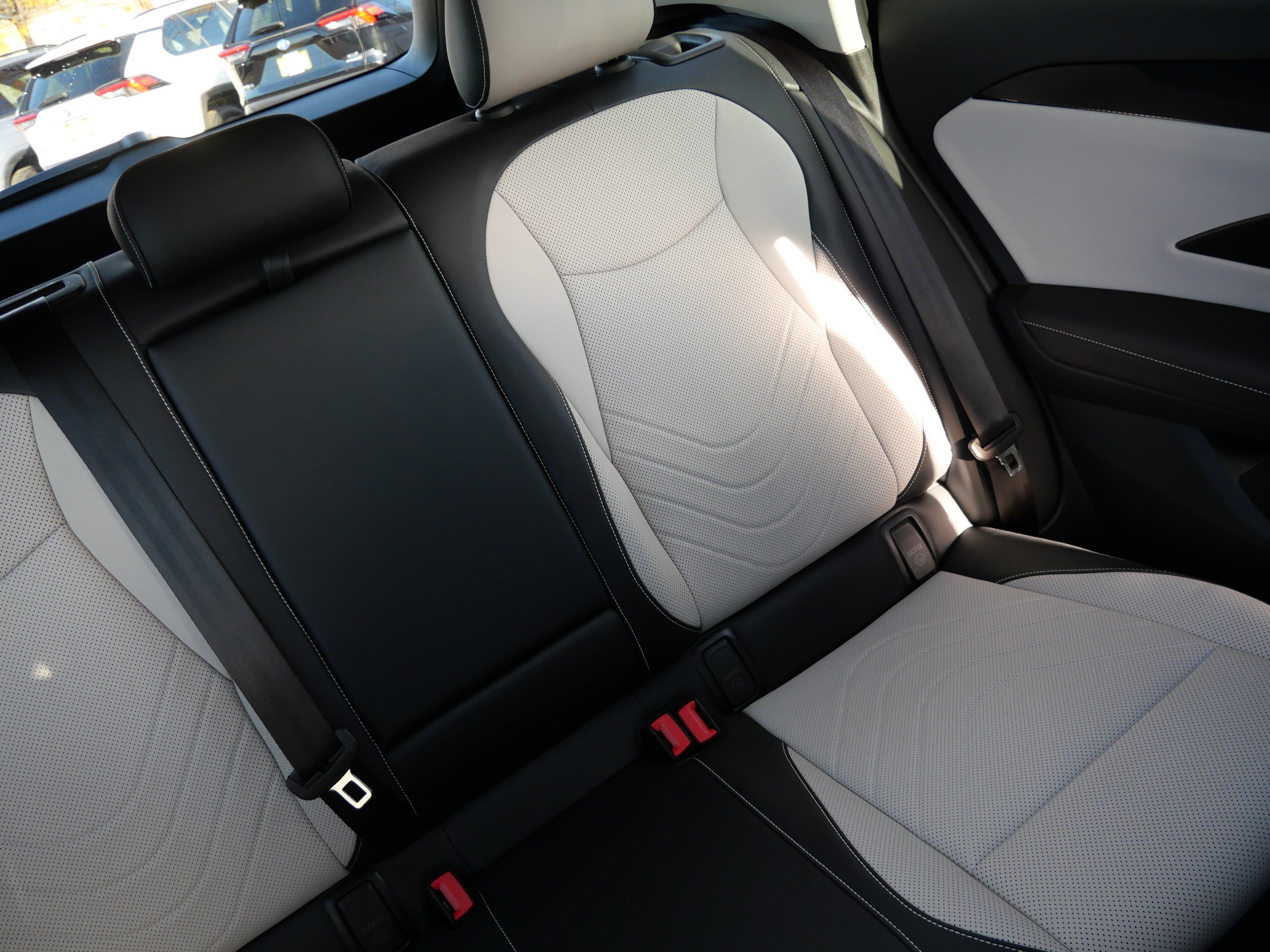 Certified 2025 Volkswagen Tiguan SE AWD/4WD image 14
