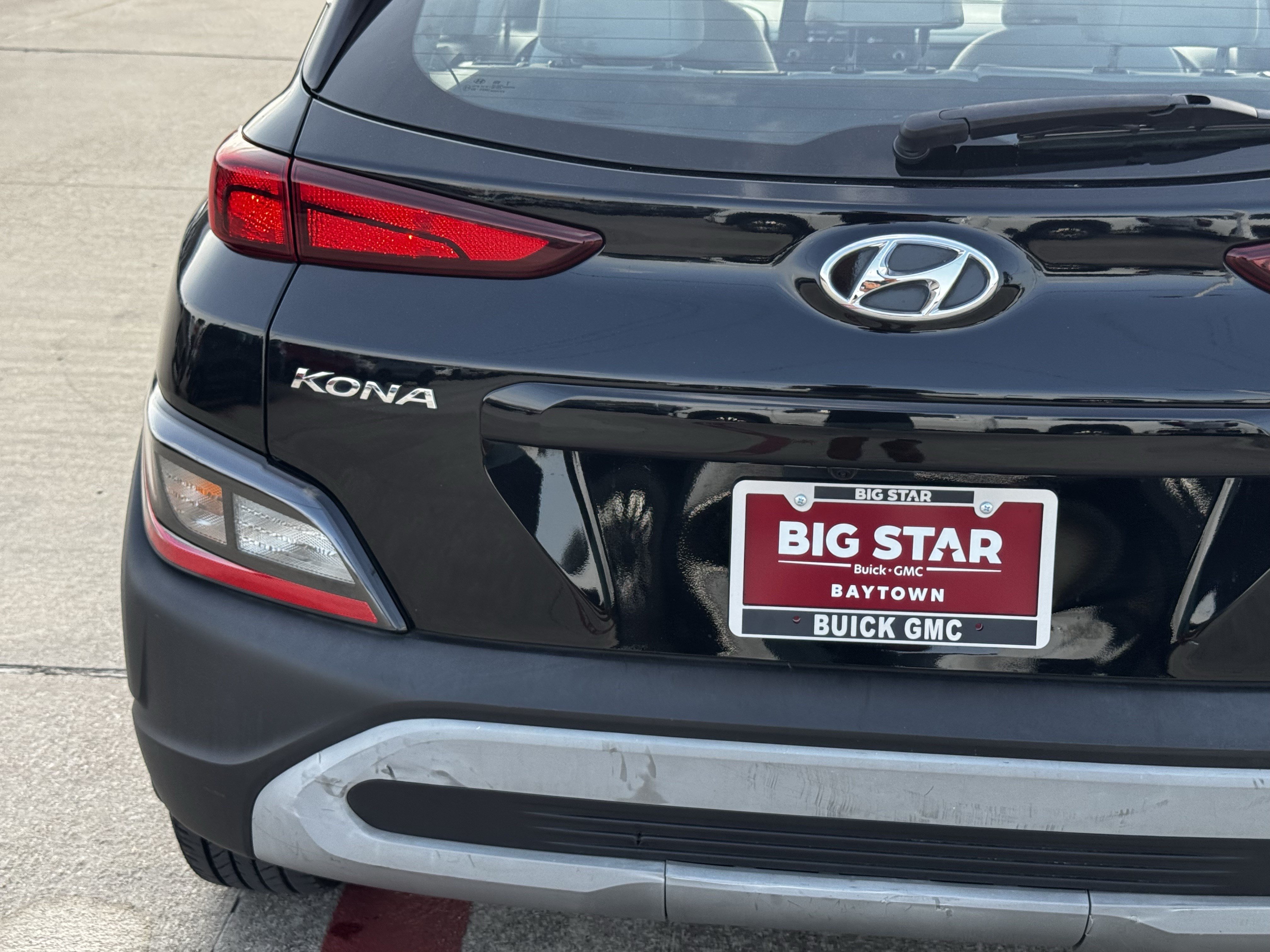 Used 2023 Hyundai Kona SE AWD/4WD image 11