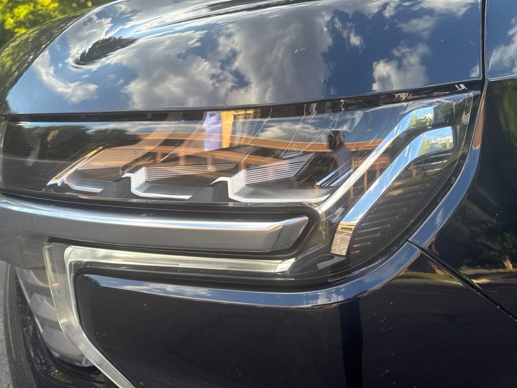 Used 2023 Chevrolet Tahoe High Country AWD/4WD image 10