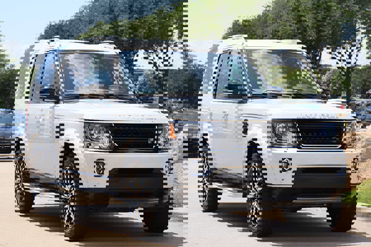 Used 2016 Land Rover LR4 HSE LUX image 2