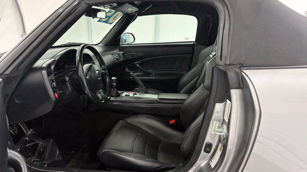 Used 2005 Honda S2000 image 12