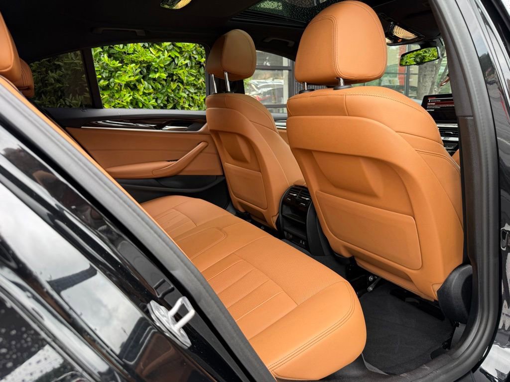 Used 2022 BMW 530i w/ M Sport Package RWD image 39