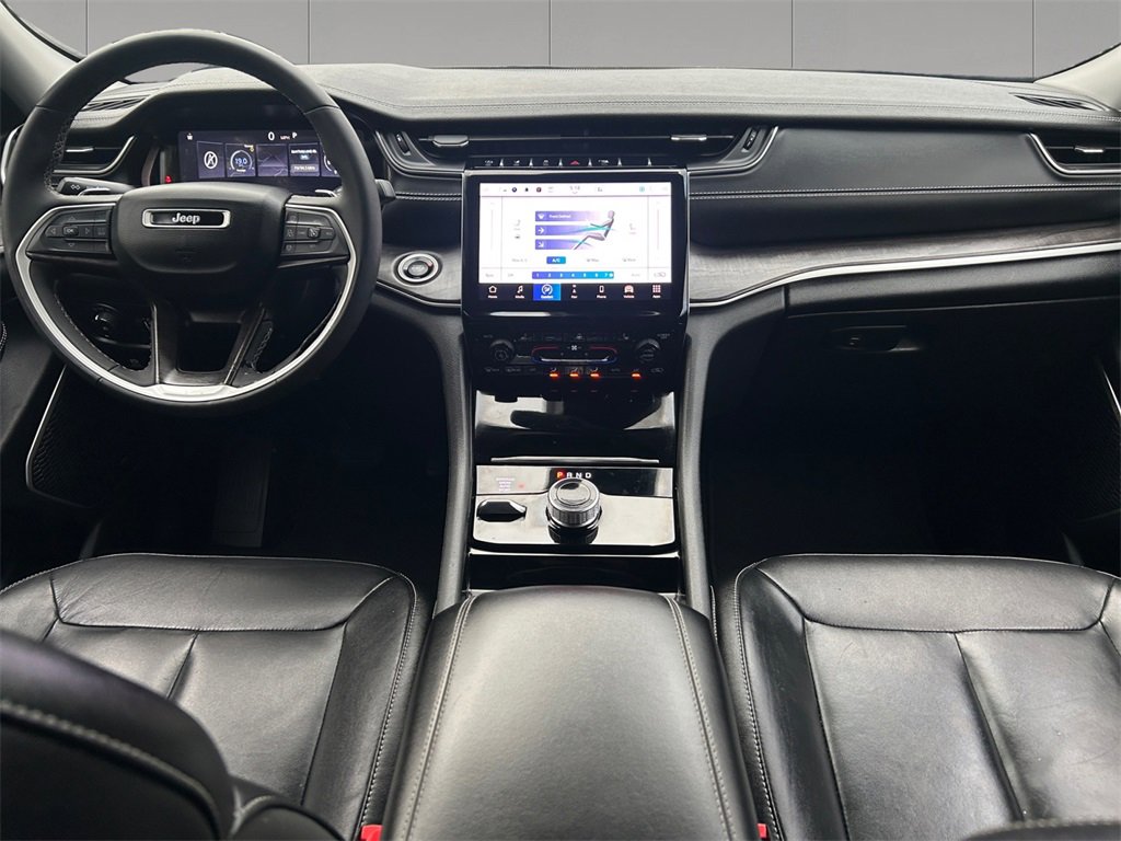 Used 2023 Jeep Grand Cherokee Limited w/ Black Appearance Package image 12