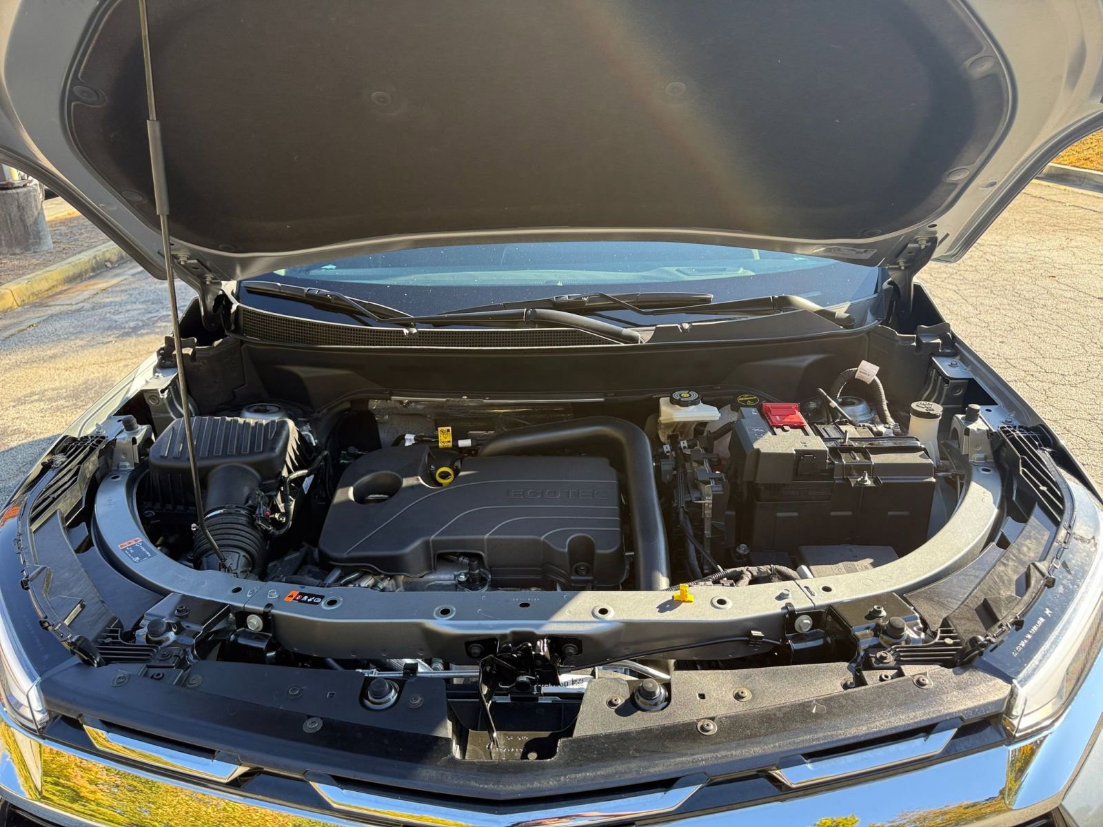 Used 2025 Chevrolet Equinox LT image 32