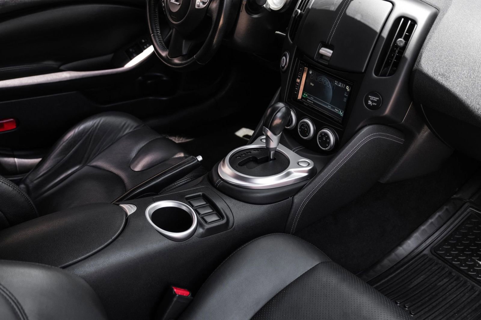 Used 2016 Nissan 370Z Coupe RWD image 23