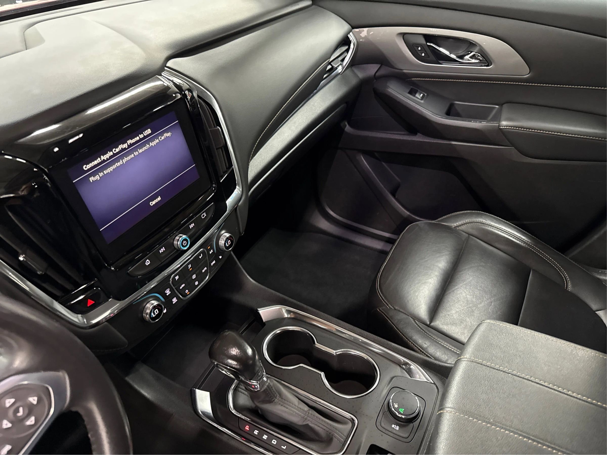 Used 2021 Chevrolet Traverse LT image 37