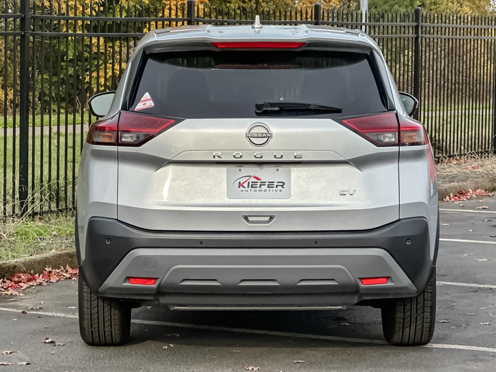 Used 2023 Nissan Rogue SV image 5