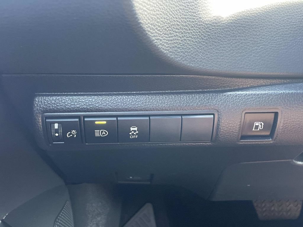 Used 2025 Toyota Corolla SE FWD image 25