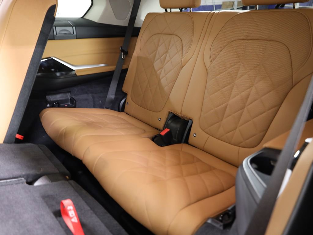Used 2025 BMW X7 xDrive40i AWD/4WD image 58