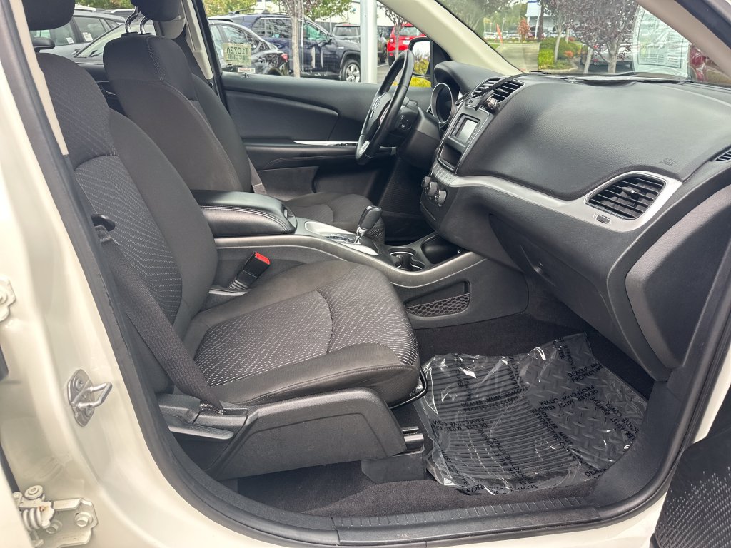 Used 2019 Dodge Journey SE w/ Premium Group AWD/4WD image 17