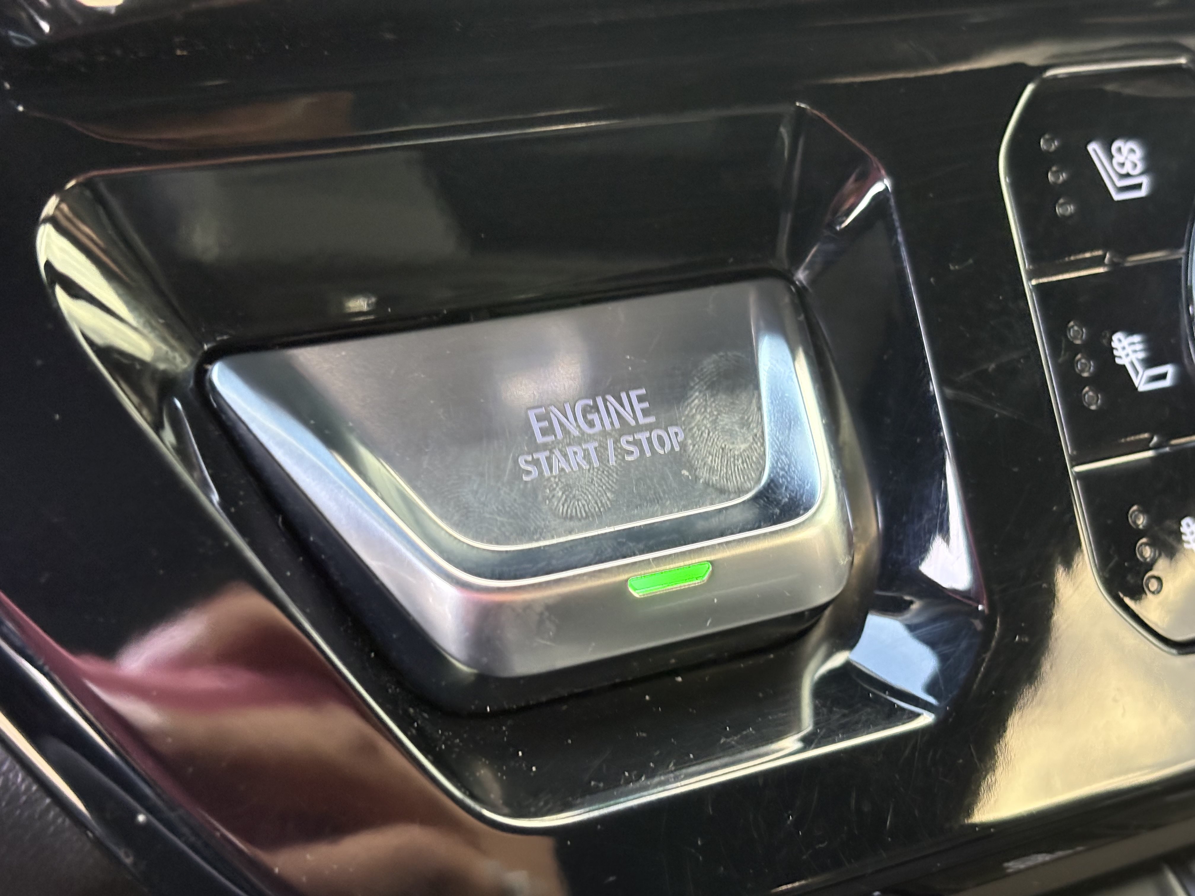 Used 2025 GMC Sierra 2500 AT4 w/ AT4 Premium Plus Package AWD/4WD image 25