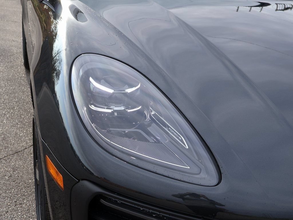 Certified 2026 Porsche Macan Turbo AWD/4WD image 14