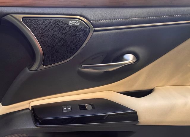 Certified 2023 Lexus ES 350 Ultra Luxury w/ Accessory Package (Z2) FWD image 23