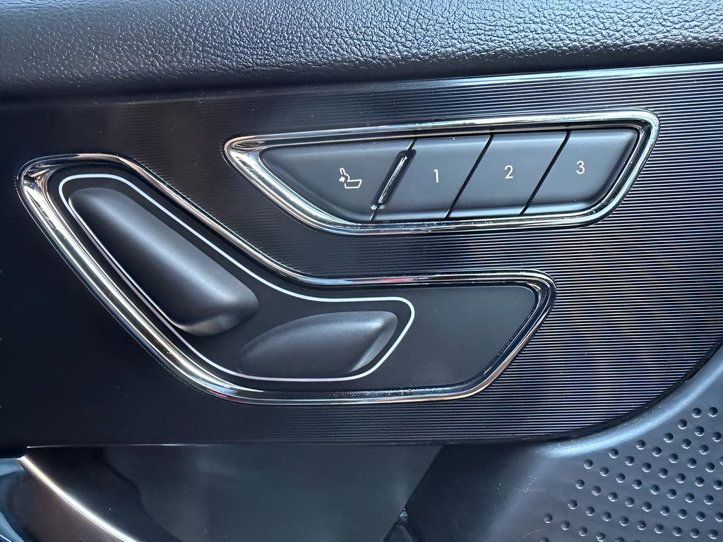 Used 2023 Lincoln Corsair Reserve image 16