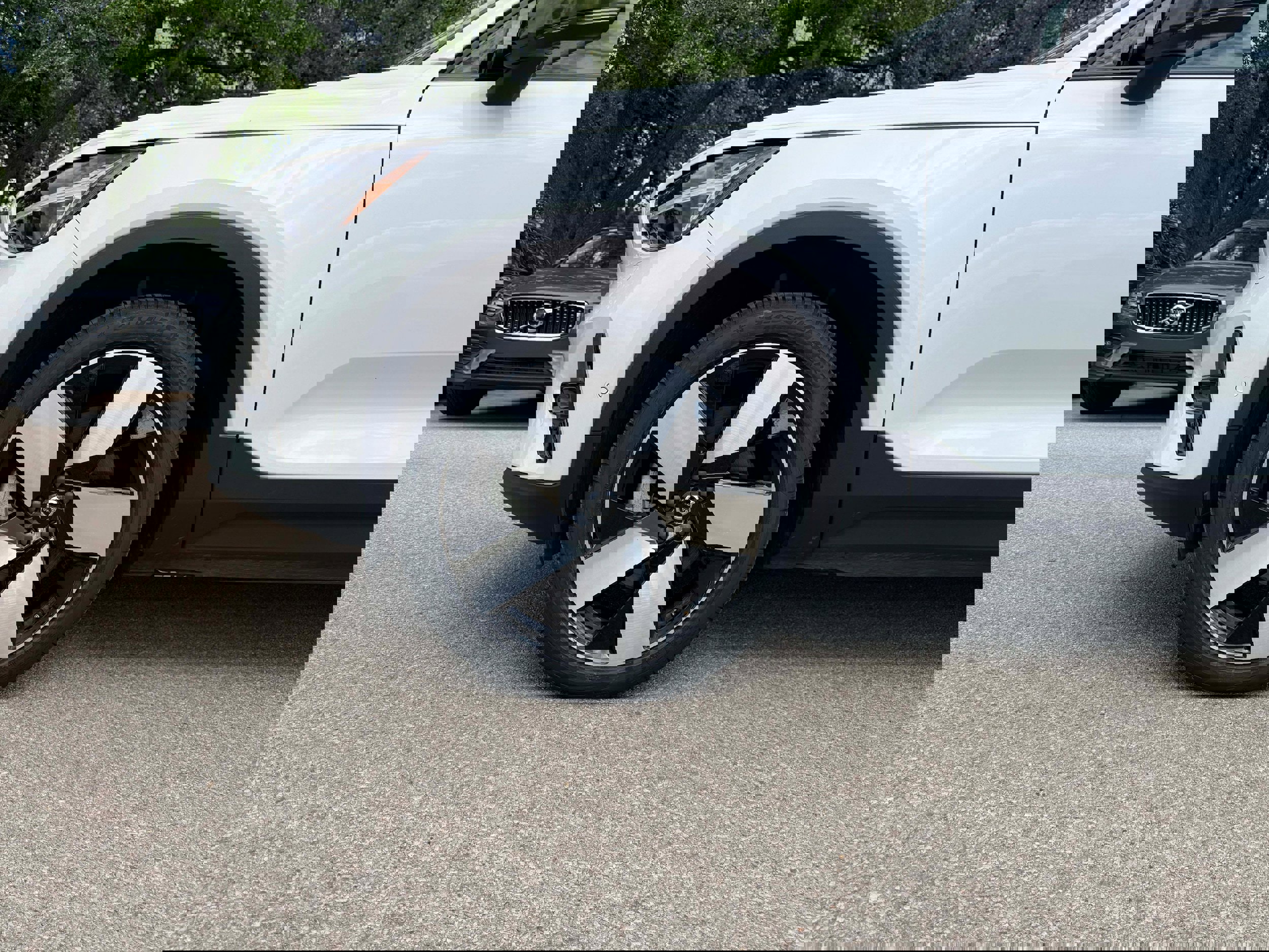 Certified 2023 Volvo C40 P8 Recharge Ultimate image 9