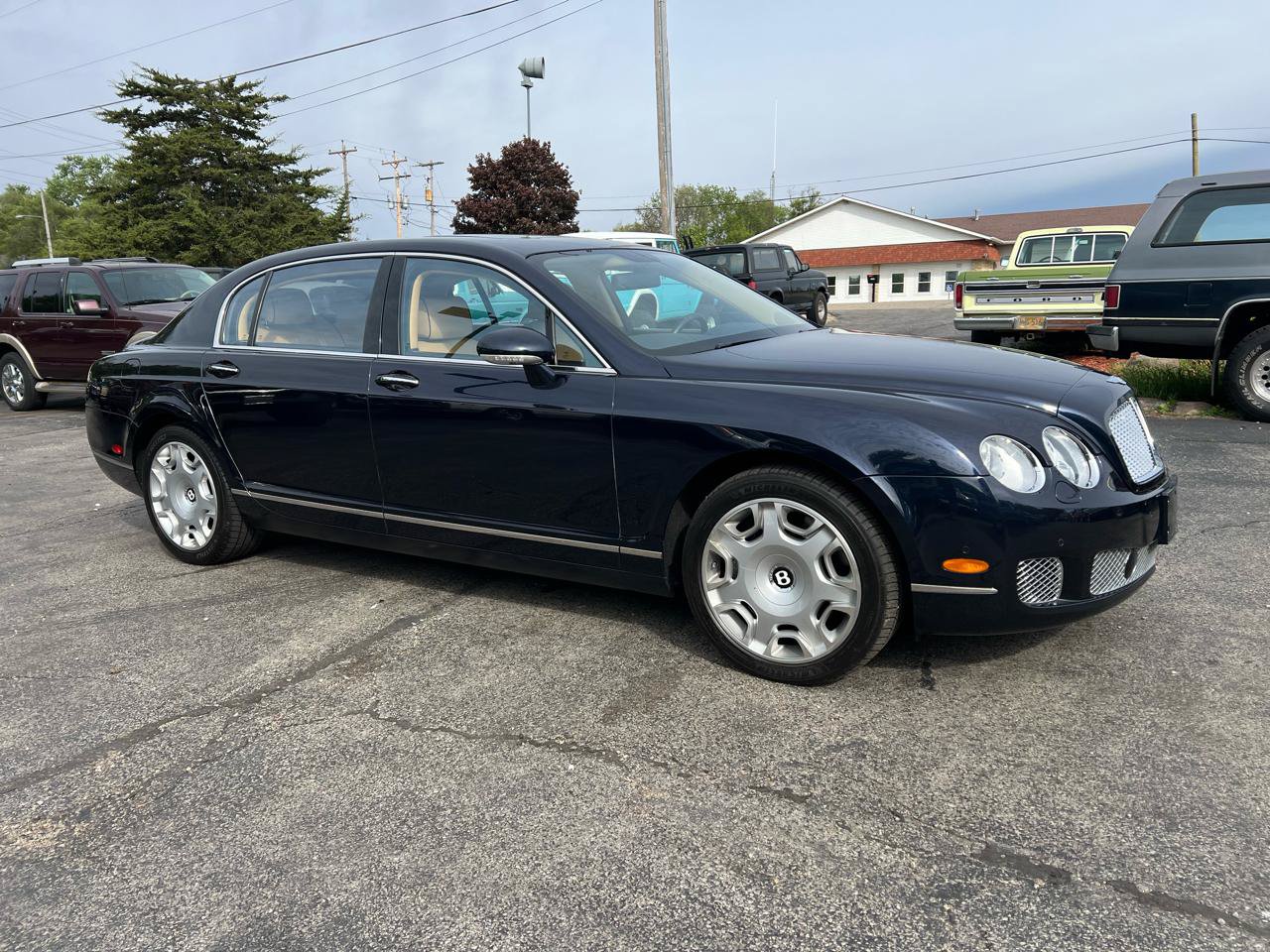 Used 2009 Bentley Flying Spur Flying Spur AWD/4WD image 4