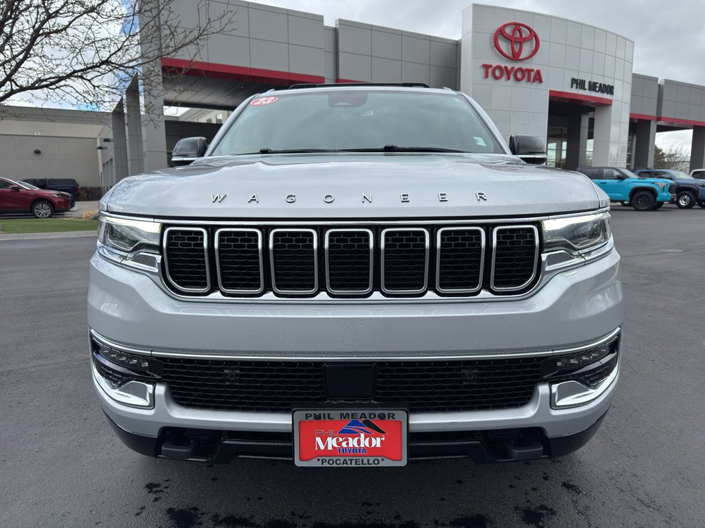Used 2023 Jeep Wagoneer 4WD image 6