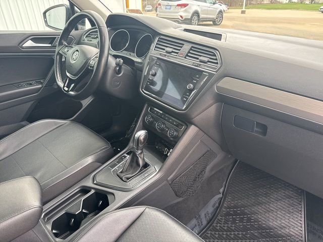 Used 2019 Volkswagen Tiguan SE w/ Panoramic Sunroof Package image 17