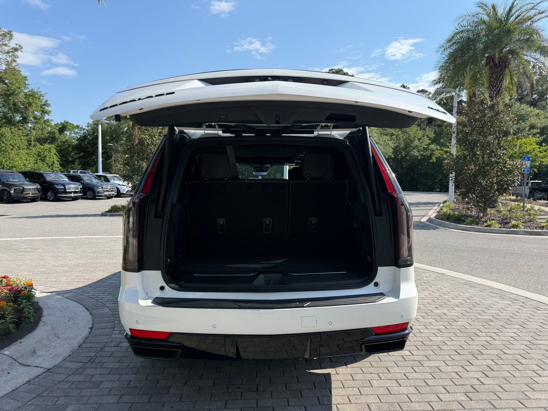 Used 2023 Cadillac Escalade Sport Platinum RWD image 22