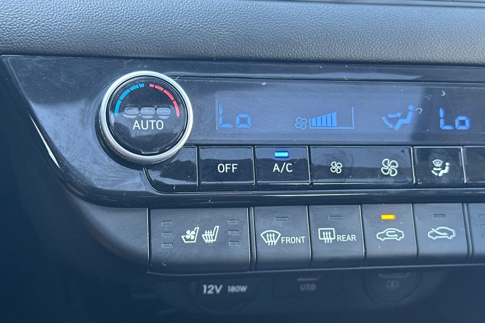 Used 2023 Hyundai Elantra Limited FWD image 28